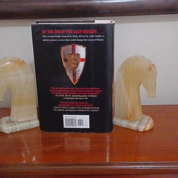 Brethren An Epic Adventure of the Knights Templar written by Robyn Young - Picture 2 of 6